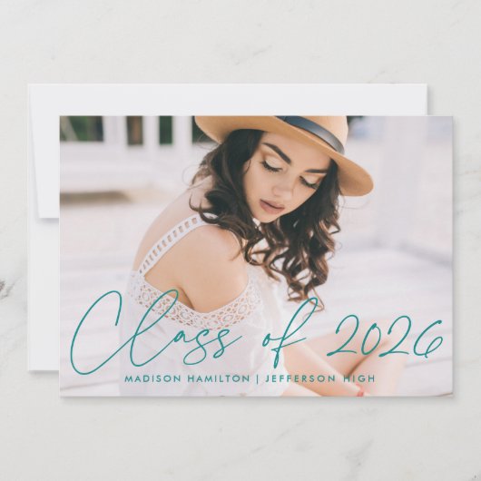Invitation Classe moderne de 2025 Turquoise Script Graduation (Devant)