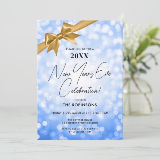 Invitation Classé New Years Eve Party Navy Bokeh Gold Bow (Debout devant)