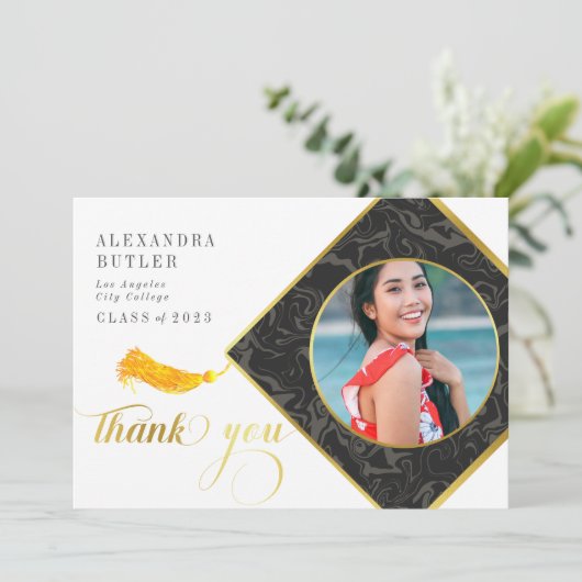 Invitation Classe Tassel de 2023 Merci de script de graduatio (Debout devant)