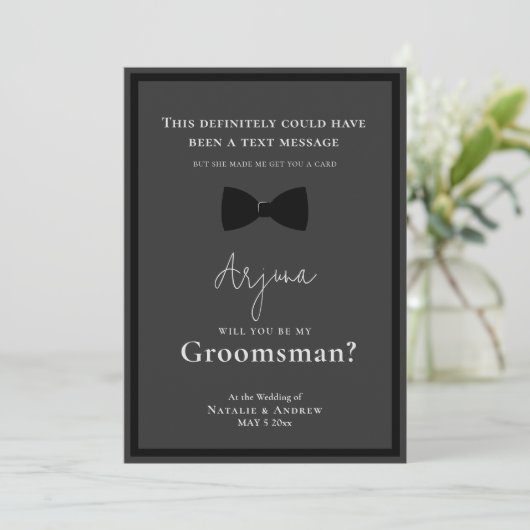 Invitation Classic All Black Tuxedo Funny Groomsman (Debout devant)