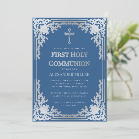 Invitation Classic Blue Faux Croix d'argent Boy First Communi (Debout devant)