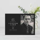 Invitation Classic Horizontal Photo Graduation (Debout devant)