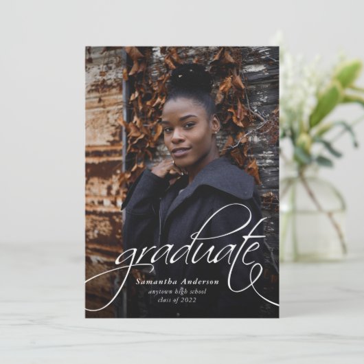 Invitation Classic Script Graduation Party (Debout devant)