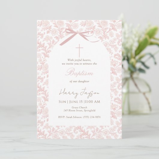 Invitation Classique fille chrétienne baptême toile rose (Debout devant)