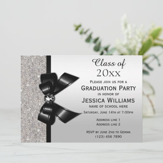 Invitation Classy Black Gem Bow, Silver Sequins Graduation (Debout devant)