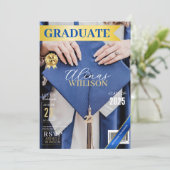 Invitation Classy magazine bleu et or diplôme de la photo (Debout devant)