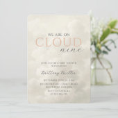 Invitation Cloud Neuf nuages blancs Baby shower (Debout devant)