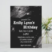 Invitation Cobwebs et araignées blanches Anniversaire (Debout devant)