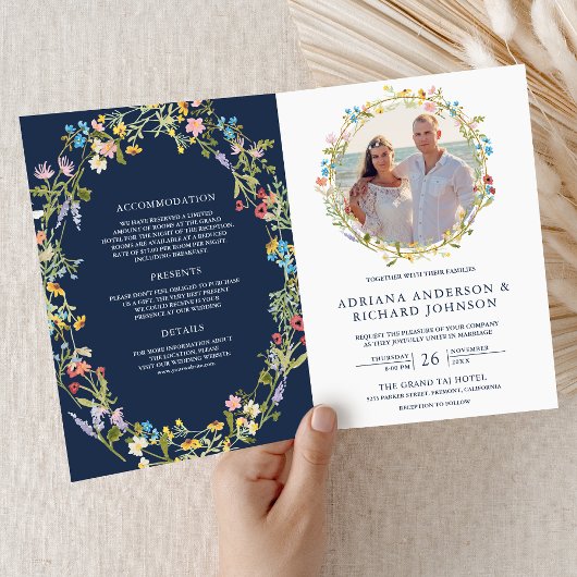 Invitation Code QR de mariage bleu marine Fleur sauvage bohèm