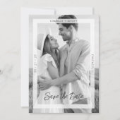 Invitation Code QR de photo noir minimal Enregistrer la date (Devant)