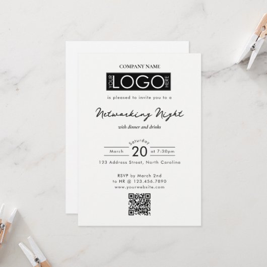 Invitation Code QR du logo de l'événement de dîner de réseaut (Devant/Arrière en situation)