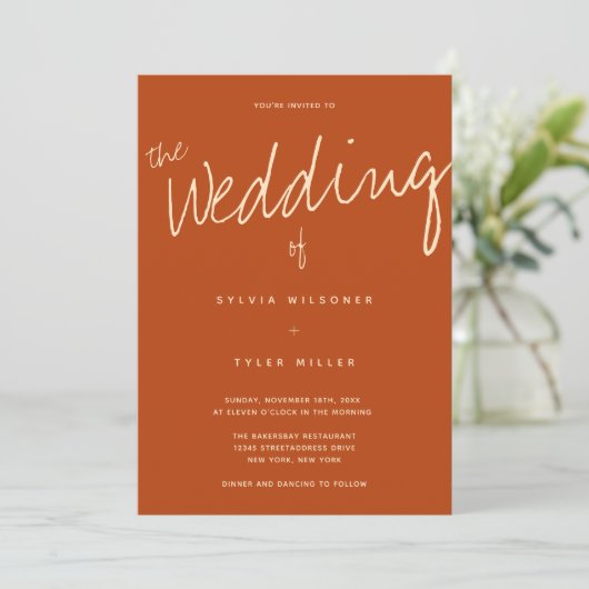 Invitation Code QR Typographie Décontractée Brûlé Mariage ora (Debout devant)
