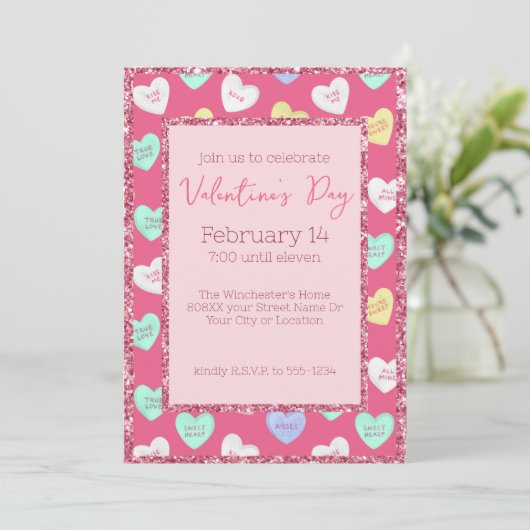 Invitation Coeurs bonbons de la Saint Valentin en rose (Debout devant)