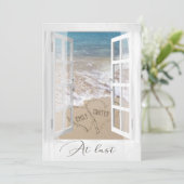 Invitation Coeurs de mariage de plage avec des noms dans la f (Debout devant)