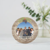 Invitation Collage photo de Noël rustique Bois et cône de pin (Debout devant)