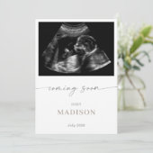 Invitation Coming Soon Minimalist Pregnancy Announcement Card (Debout devant)