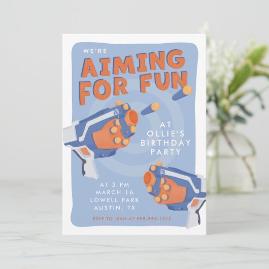 Invitation Conception des pistolets à fléchettes en mousse (Debout devant)