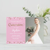 Invitation Confetti Quinceanera rose et or 15e anniversaire (Debout devant)