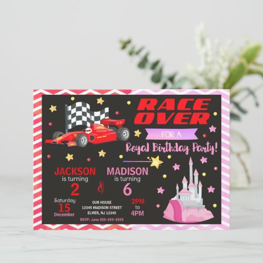 Invitation conjointe d'anniversaire de voiture de (Debout devant)