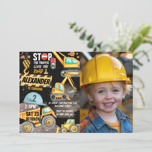 Invitation Construction 2e anniversaire Photo Camion Digger (Debout devant)