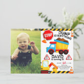 Invitation Construction Boy Dump Truck avec photo (Debout devant)