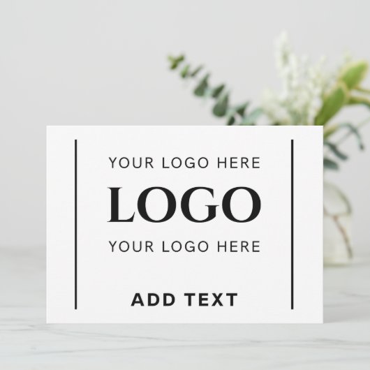 Invitation contemporaine, rationalisée, élégante (Debout devant)