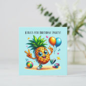 Invitation Cool Anniversaire plage fête d'ananas (Debout devant)