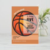 Invitation Cool Modern Little Baller Basketball Anniversaire (Debout devant)