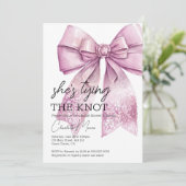 Invitation Coquette Bow Pink Tying La Fête des mariées Knot (Debout devant)