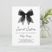 Invitation Coquette Chic Minimal Black Bow Sweet 16 Birthday (Debout devant)