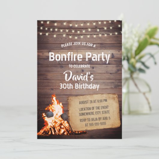 Invitation Country Bonfire Party Rustic String Light Annivers (Debout devant)