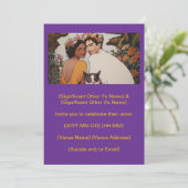 Invitation Couple interracial violet art floral avec chat (Debout devant)