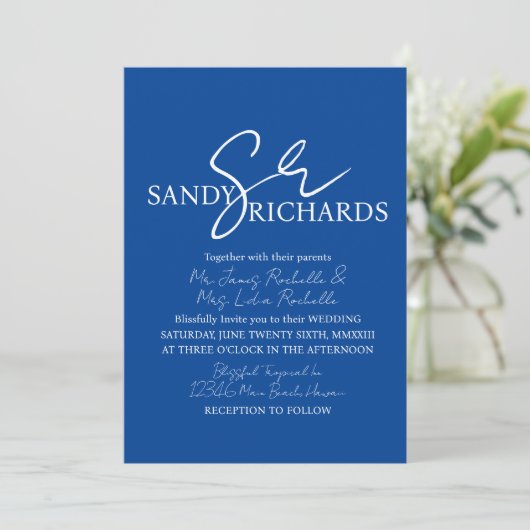 Invitation Couples Monogramme Bleu Mariage Script (Debout devant)