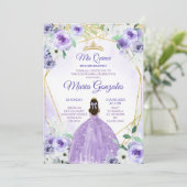 Invitation Couronne d'or et fleurs violettes Quinceañera (Debout devant)