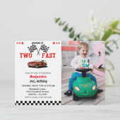 Invitation Course deux rapide voiture garçon 2e anniversaire  (Debout devant)