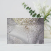 Invitation Coussin porte-alliance avec anneau de mariage sur (Debout devant)