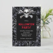 Invitation Crâne et Crossbones White Cobweb Halloween Party (Debout devant)