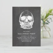 Invitation Crâne vintage. Soirée d'Halloween sur Chalkboard.  (Debout devant)