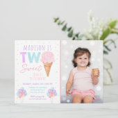 Invitation Crème de glace arc-en-ciel deux doux anniversaire (Debout devant)