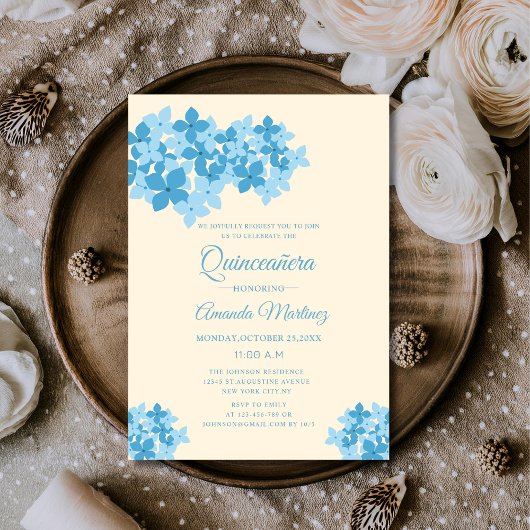 Invitation crème et bleu hydrangea floral unique quinceañera