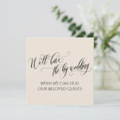 Invitation Crème quand on peut vous serrer la main Mariage re (Debout devant)