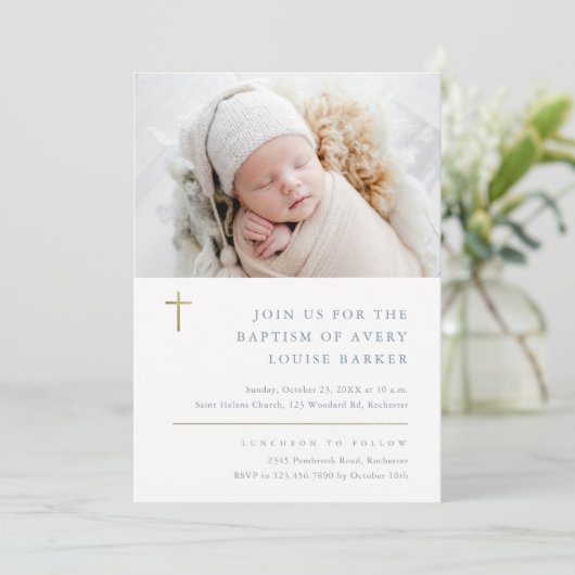 Invitation Croix d'or minimal moderne Baptême photo (Debout devant)