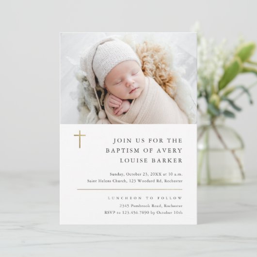 Invitation Croix d'or minimal moderne Baptême photo (Debout devant)