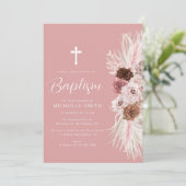Invitation croix florale rose poussiéreuse baptême (Debout devant)