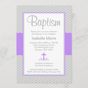 Invitation Croix violette de Grey Chevron Baptême de fille