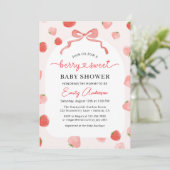 Invitation Croquette Berry Sweet Bow Baby shower fraise (Debout devant)