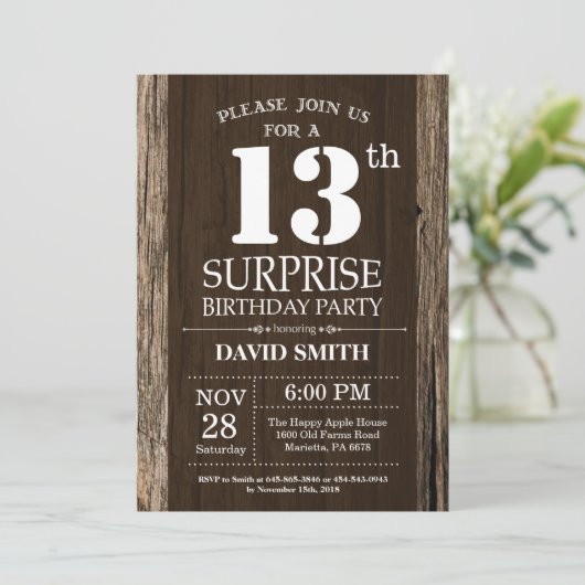 Invitation Cru rustique d'invitation d'anniversaire de (Debout devant)