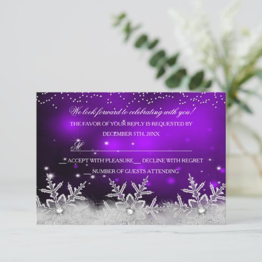 Invitation Crystal Snowflake Purple Noël Party RSVP (Debout devant)