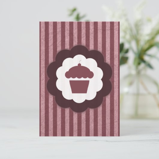 Invitation cupcake (Debout devant)