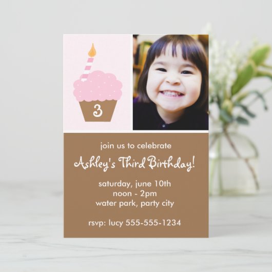 Invitation Cupcake rose pâle (Debout devant)